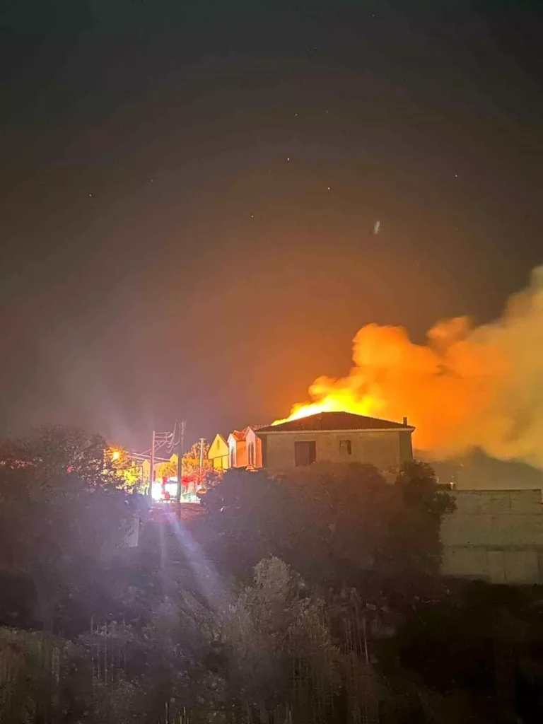 Çeşme’de Villa Yangını Kontrol Altına Alındı