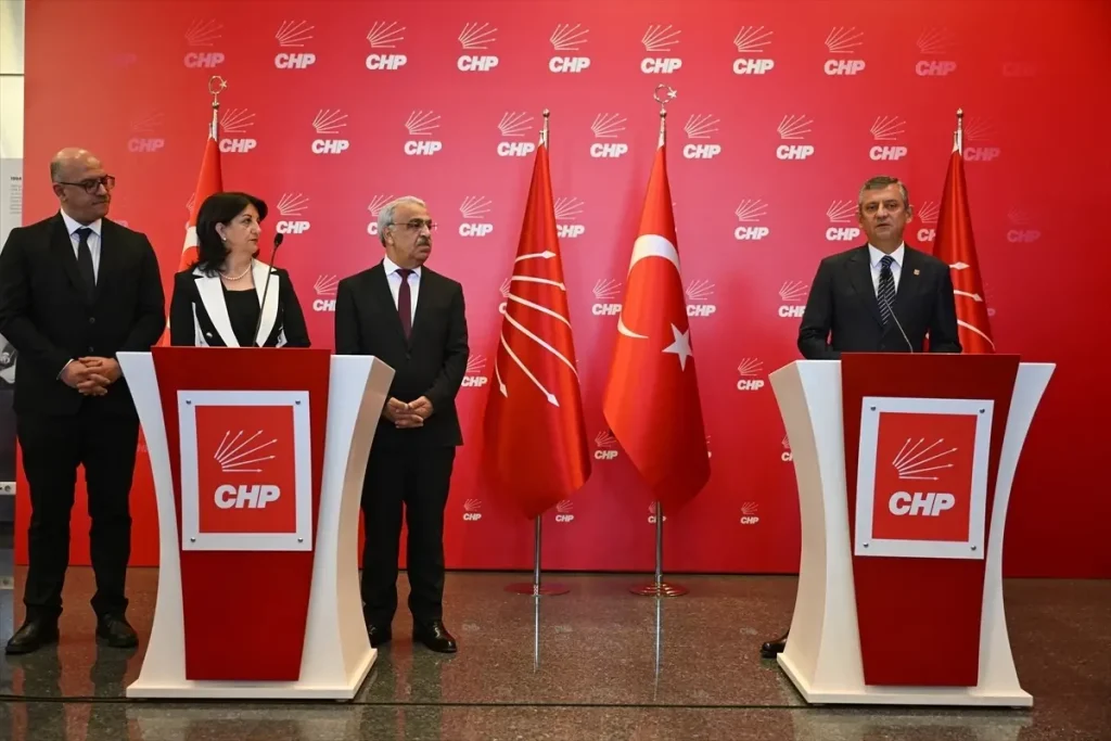 Özgür Özel’den Barış ve Demokrasi Vurgusu: Türkiye‑Suriye İlişkilerinde Yeni Bir Umut