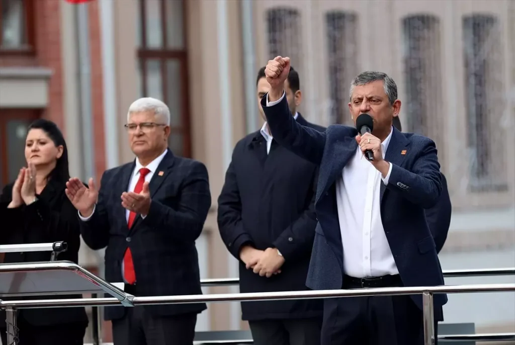 Özgür Özel’den Şok Açıklama: Emekli ve Asgari Ücret 39 Bin Lira Olacak