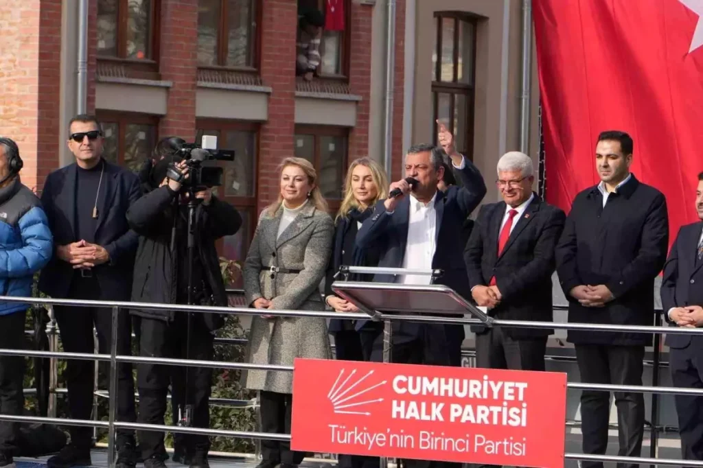 Özgür Özel’in Edirne’de Yunan‑Bulgaristan Övgüsü Türkiye Ekonomisine Eleştiri Olarak Yansımaya Başladı