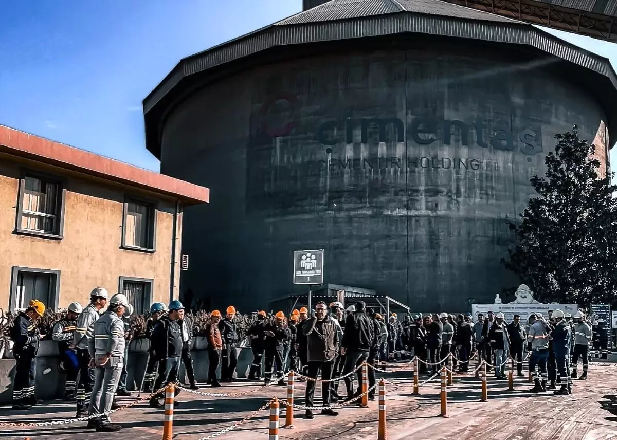 Çimento Fabrikasında Gerçekleşen Yangın Tatbikatı İzmir’in Acil Durum Hazırlığını Güçlendirdi