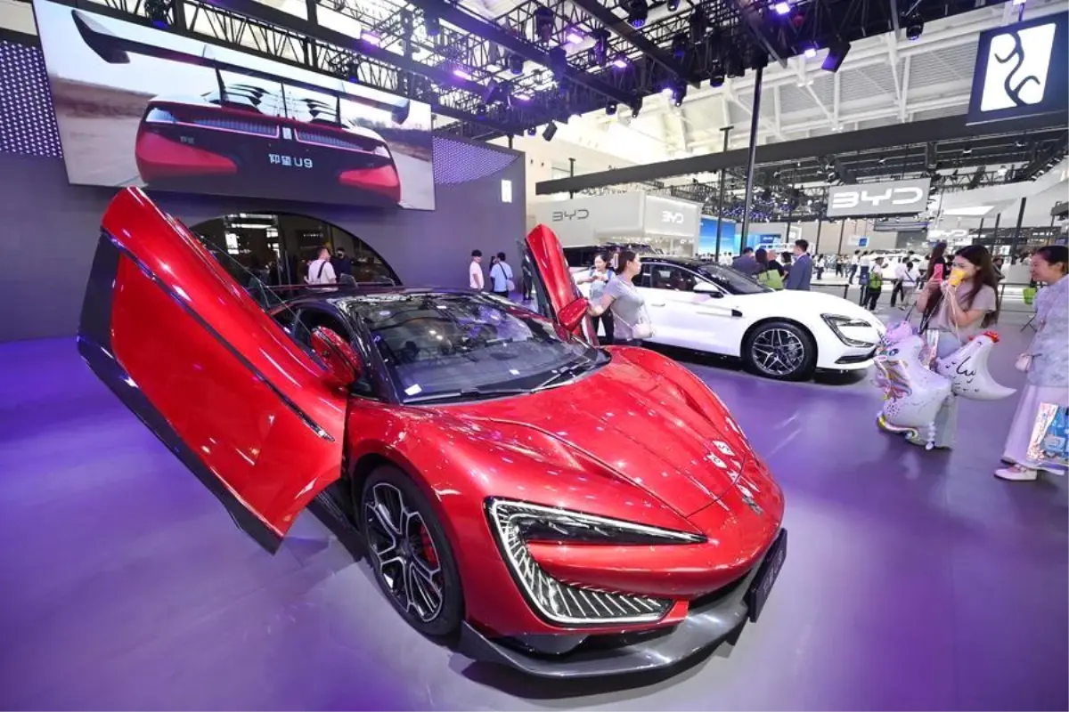 Çin Otomobil Sektörü 2023’ün İlk 11 Ayında Rekor Büyüme Kaydetti