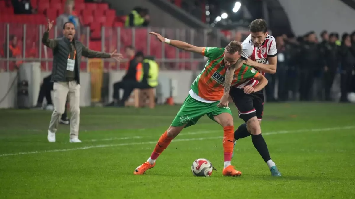 Samsunspor – Alanyaspor Maçında 1-1 Denge: Gollü ve Kartlı Mücadele