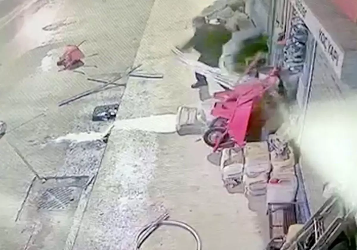 Osmancık’ta Cam Kıran Şahıs Güvenlik Kamerasında