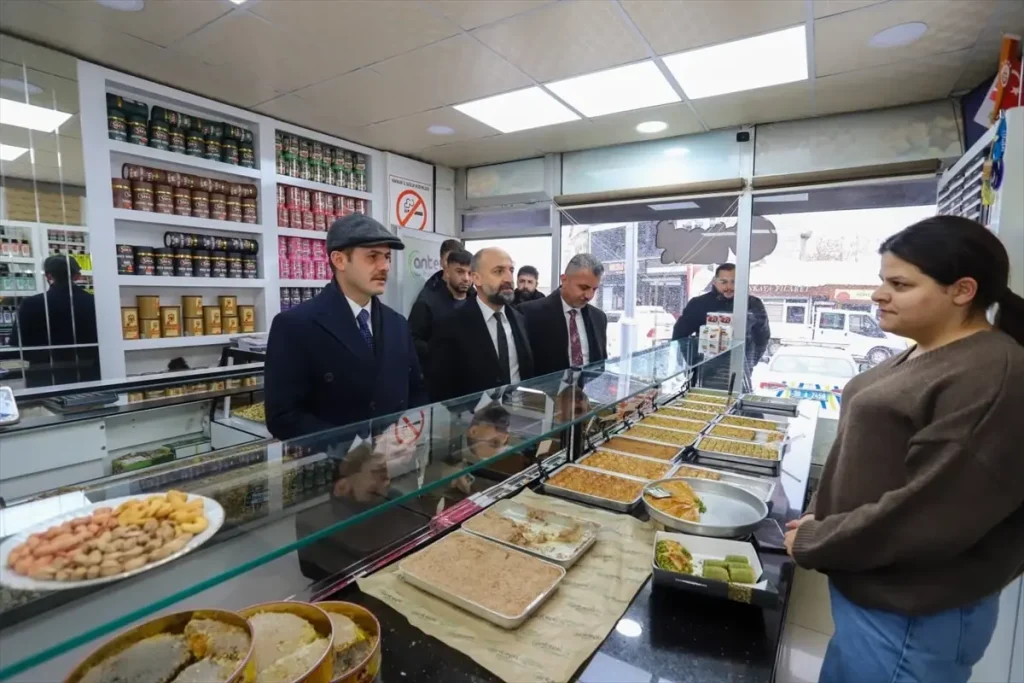 Çukurca’da Esnaf Ziyareti: Kaymakam Cebeci ve Başkan Demir Sorunları Dinledi