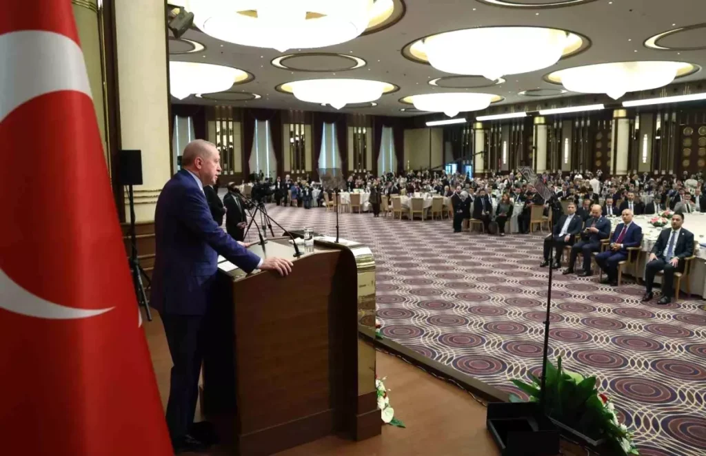 Erdoğan: Avrupa Türk Toplumunu Kimseye Ezdirmeyeceğiz, Kifayetsizlere Hadlerini Bildireceğiz