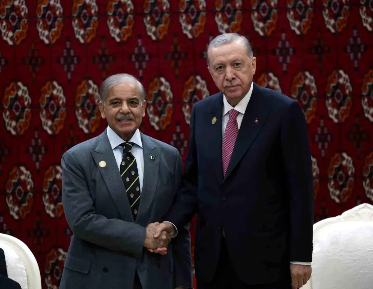 Cumhurbaşkanı Erdoğan, Pakistan Başbakanı Şerif ile Aşkabat’ta Görüştü