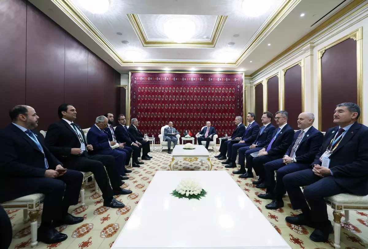 Cumhurbaşkanı Erdoğan, Pakistan Başbakanı Şerif ile Aşkabat’ta Görüştü