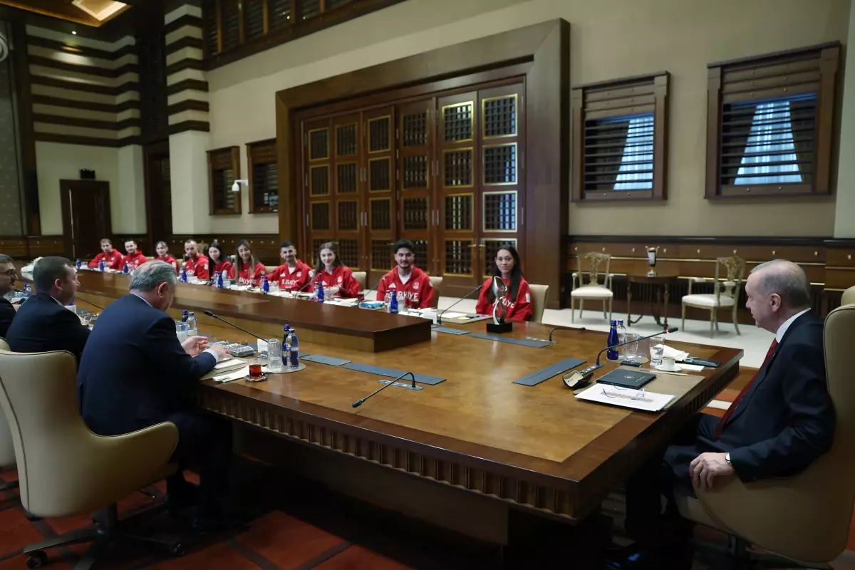 Cumhurbaşkanı Erdoğan, Başarılı Sporcuları Cumhurbaşkanlığı Külliyesi’nde Karşıladı