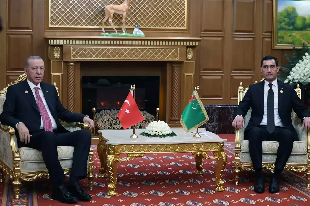 Cumhurbaşkanı Erdoğan, Türkmenistan Devlet Başkanı Berdimuhamedov ile Aşkabat’ta Görüştü