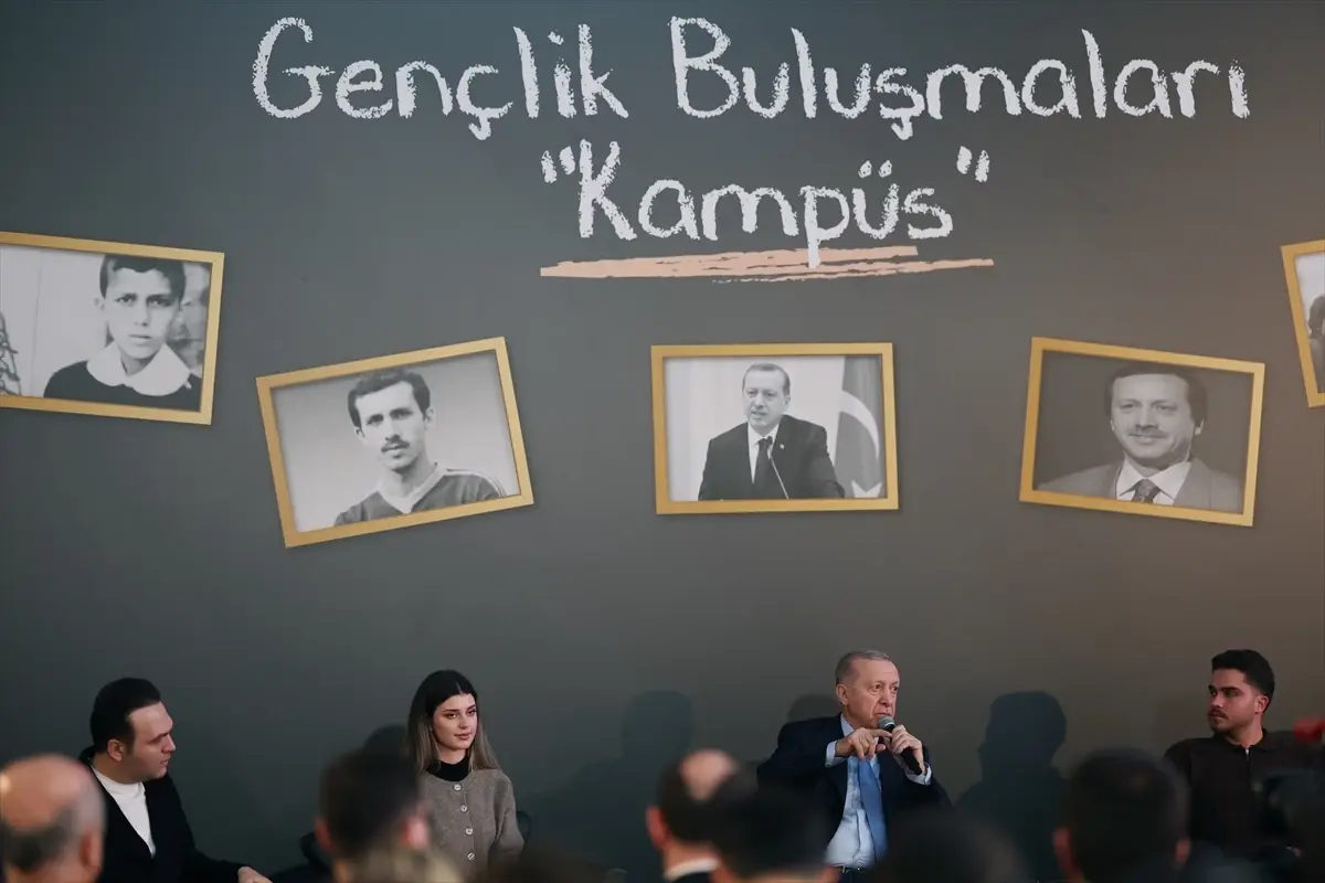 Cumhurbaşkanı ve AK Parti Genel Başkanı Erdoğan, ‘AK Parti Gençlik Buluşmaları Kampüs Programı’nda Deprem Bölgesi ve Diplomasi Üzerine Geniş Çerçevede Konuştu