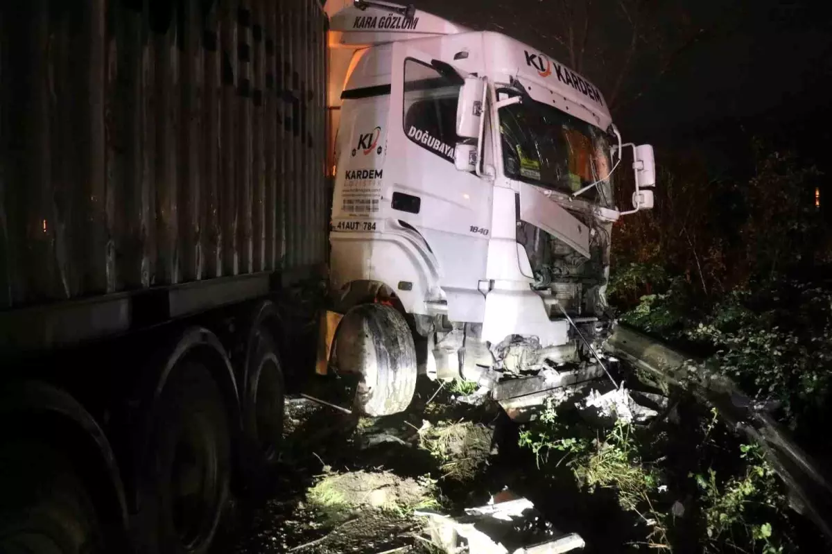 Sakarya’da Zincirleme Kaza: 12 Yaralı