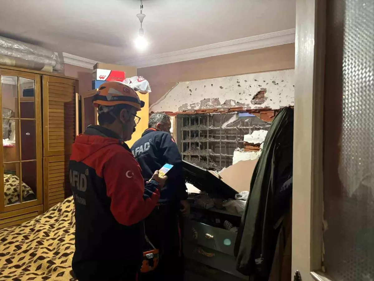 Kocaeli’de İnşaat Yüzünden Duvar Yıkıldı