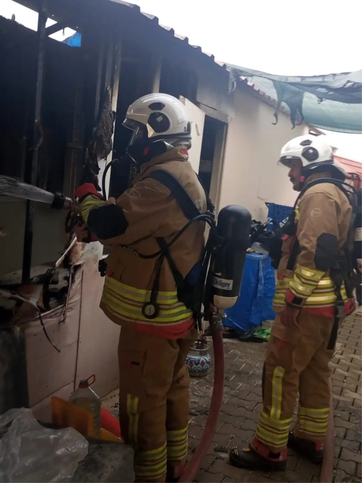 Hatay’da Konteyner Yangını Kontrol Altına Alındı