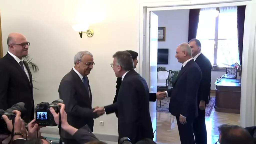 DEM Parti, AK Parti’yi Ziyaret Etti: Detaylar ve Siyasi Analiz