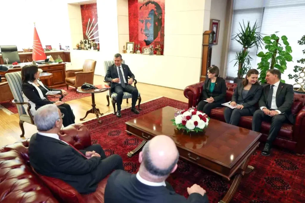 DEM Parti, CHP Genel Başkanı’nı Ziyaret Etti