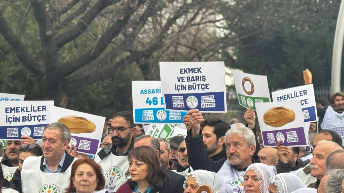 DEM Parti, 2026 Bütçesini ‘Savaşa Değil Halkaya’ Sloganıyla Protesto Etti