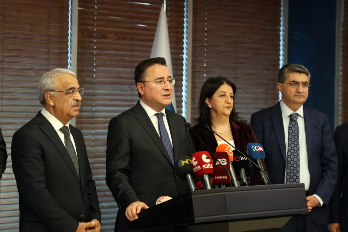 DEM Parti İmralı Heyeti Ali Babacan’ı Ziyaret Etti: Süreçte Yeni Aşama ve Barış Yasası Tartışıldı