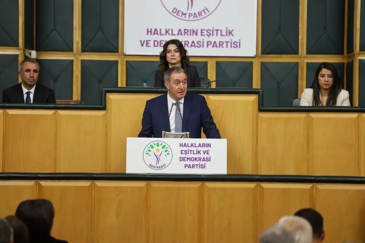 Bakırhan’dan Özel’e Sert Yanıt: ‘Stockholm Sendromu’ Tartışması Büyüyor