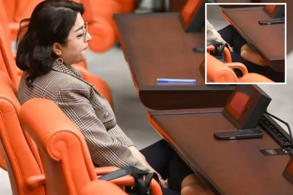 DEM Partili Öznur Bartın TBMM’de Ayakkabılarını Çıkardı: Olay Gündemde!