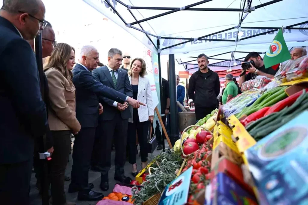 Demre’de Coğrafi İşaret Başvurusu Yapan Ürünler 2. Noel Baba Festivali’nde Görünüm Kazandı