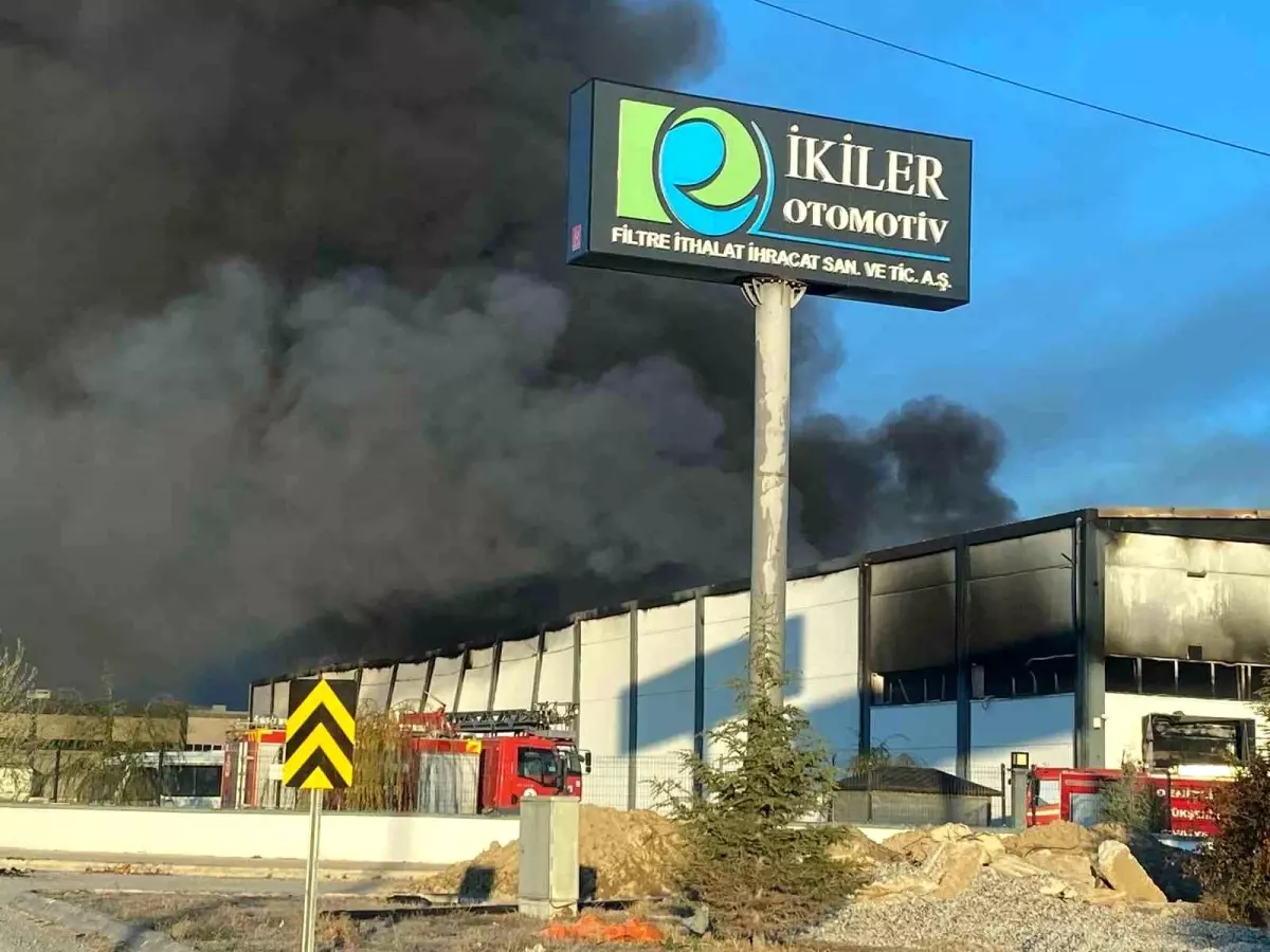 Denizli Çardak’ta Filtre Fabrikasında Çıkan Yangın Saatler Süren Mücadeleyle Kontrol Altına Alındı