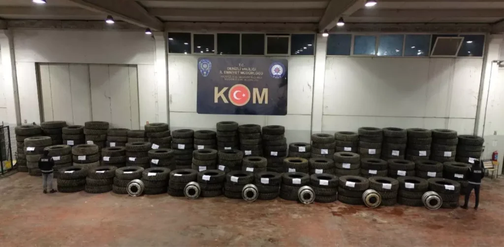 Denizli’de Kaçakçılıkla Mücadele Operasyonu: 3 Milyon TL Değerindeki Otomobil Parçaları Ele Geçirildi