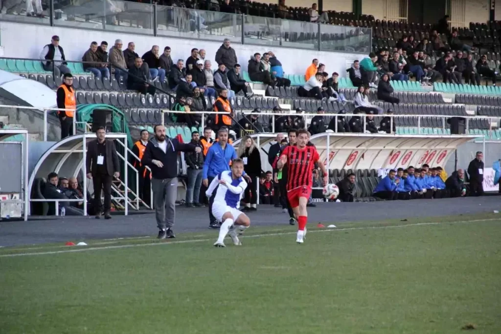 Denizli İdmanyurdu, Eskişehir Anadolu’yu 3-1 Mağlup Ederek Ligin İlk Yarısında 26 Puanla Tamamladı