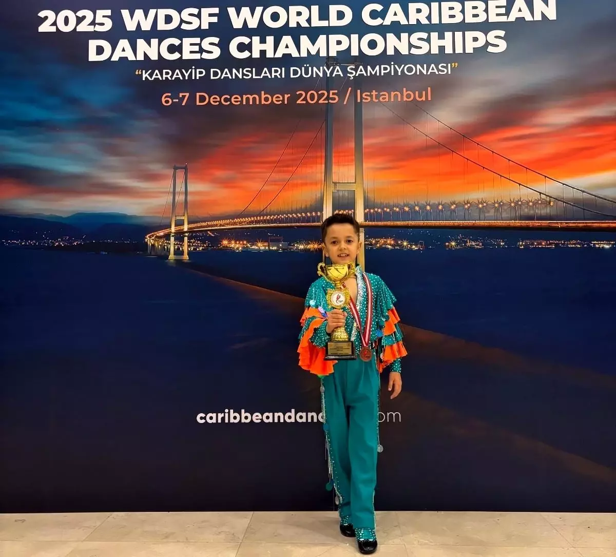 7 Yaşındaki Toprak Çınar, Dünya Dans Şampiyonasında 3. Oldu