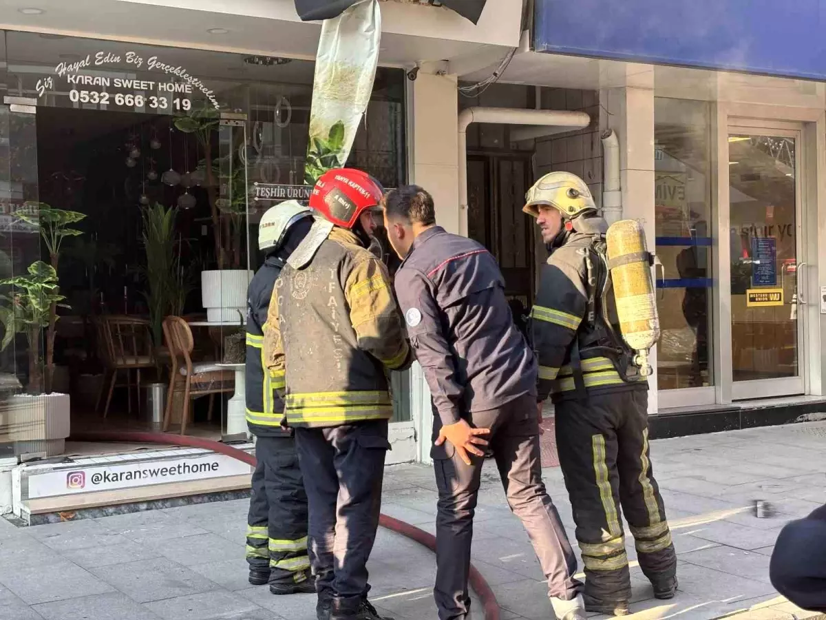 İzmit’te Spot Eşya Dükkanında Yangın