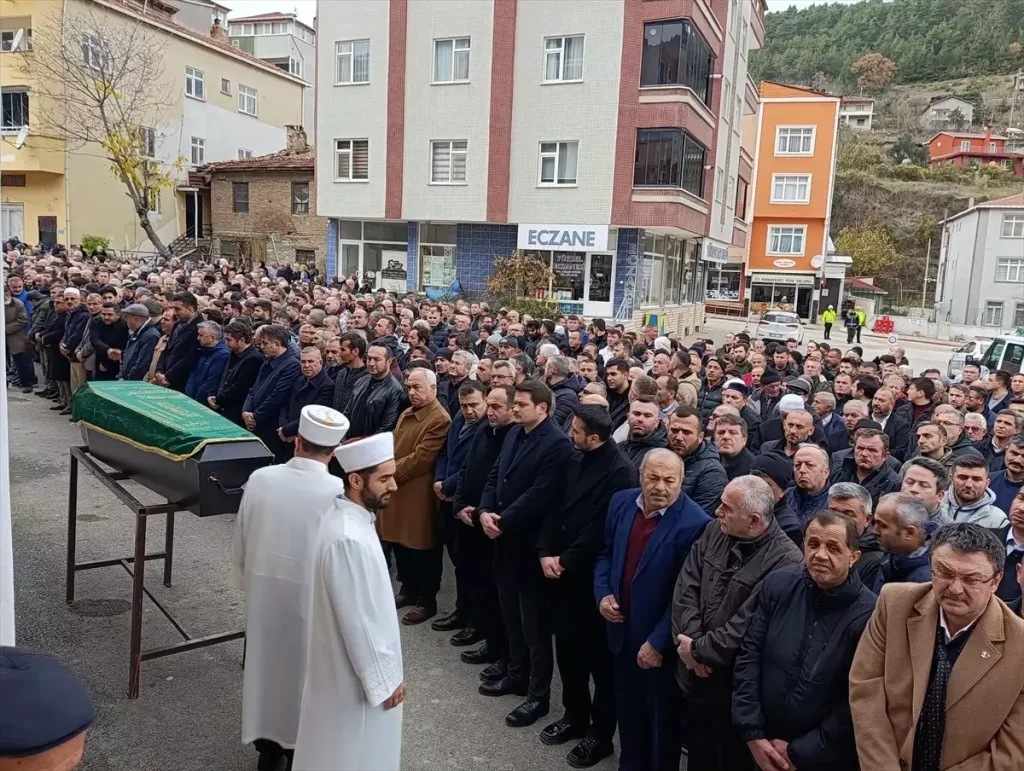 Dikmen Belediye Başkanı Acar’ın Babası Bayram Acar Son Yolculuğuna Uğurlandı