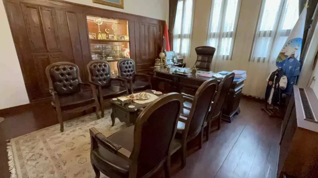 Dinleme cihazı soruşturmasında iki şüpheli tutuklandı