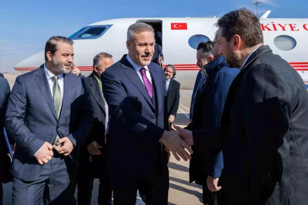 Hakan Fidan, Şam’a Ziyaret Gerçekleştirerek Suriye‑Türkiye İlişkilerini Güçlendirdi