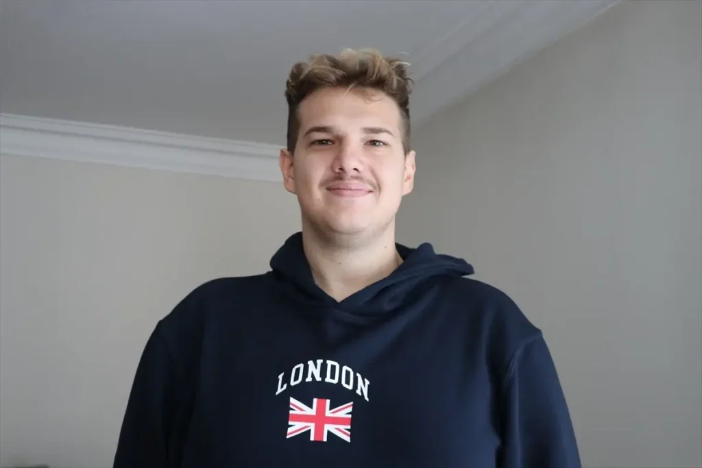 Bursa’da Başarılı Böbrek Nakli: 25 Yaşındaki Yusuf Akın Anneden Gelen Organla Hayata Tutundu