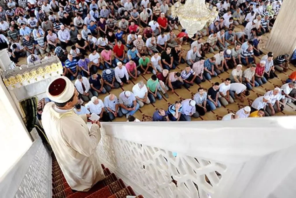 Diyanet’ten yılbaşı hutbesi: Sokaklar süslenmesin, piyango oynanmasın