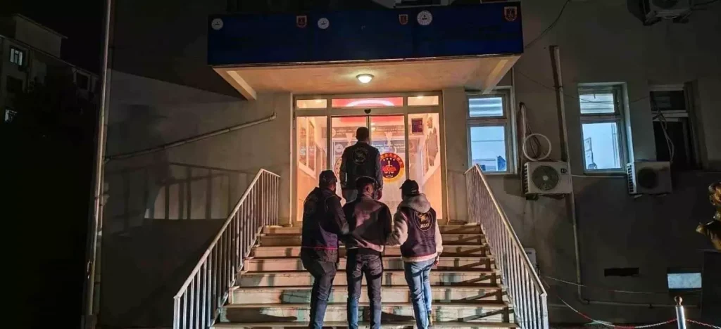 Diyarbakır’da Jandarma Operasyonu: 110 Suçlu Tek Tek Yakalandı