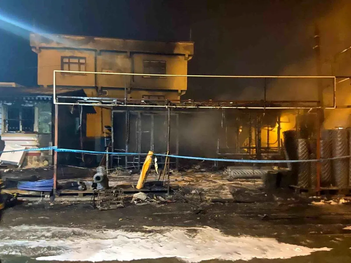 Diyarbakır’da Hırdavat Dükkanında Yangın