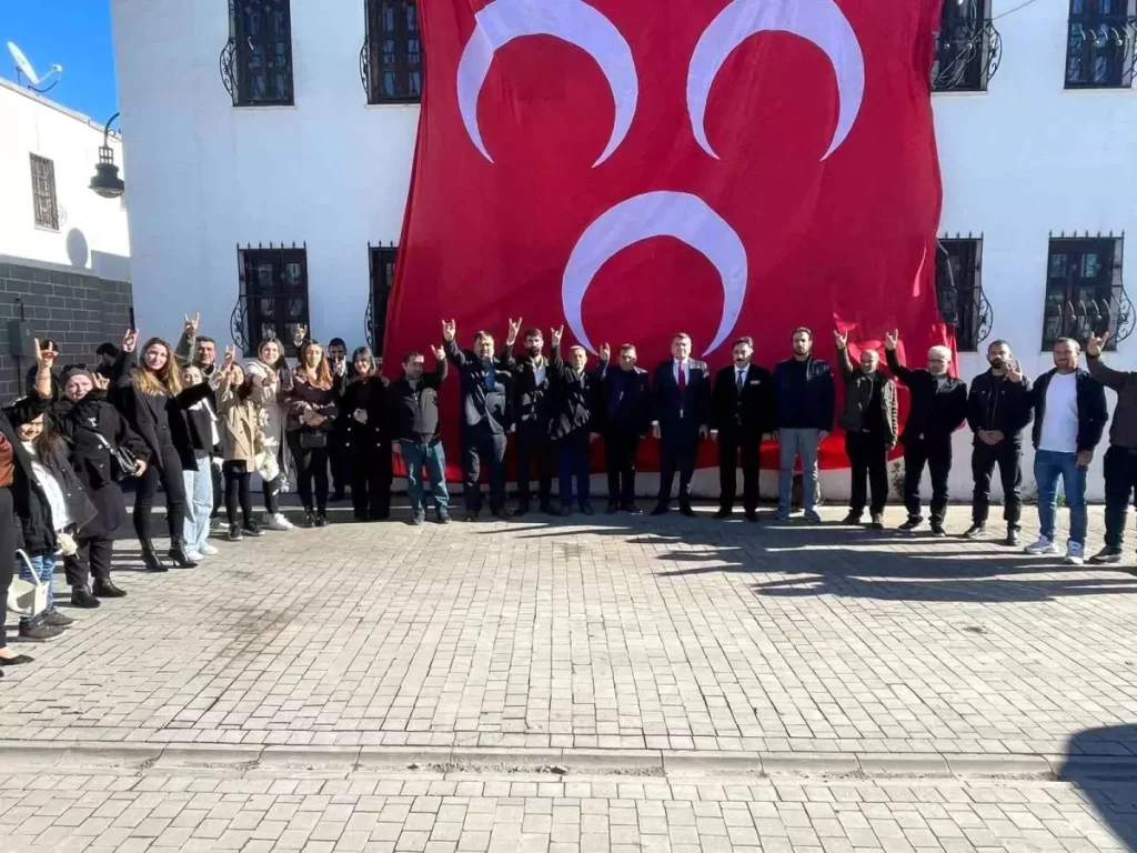 MHP Sur İlçesinde Yeni Üyeler Katıldı: Parti Güçleniyor