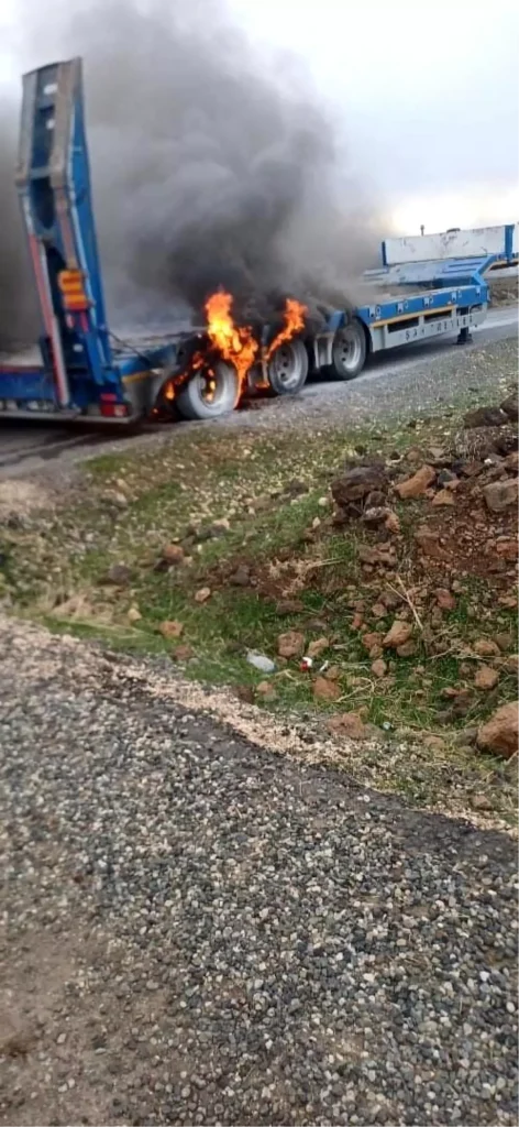 Diyarbakır Çınar’da Seyir Halindeki Tırda Şiddetli Yangın Korkuttu