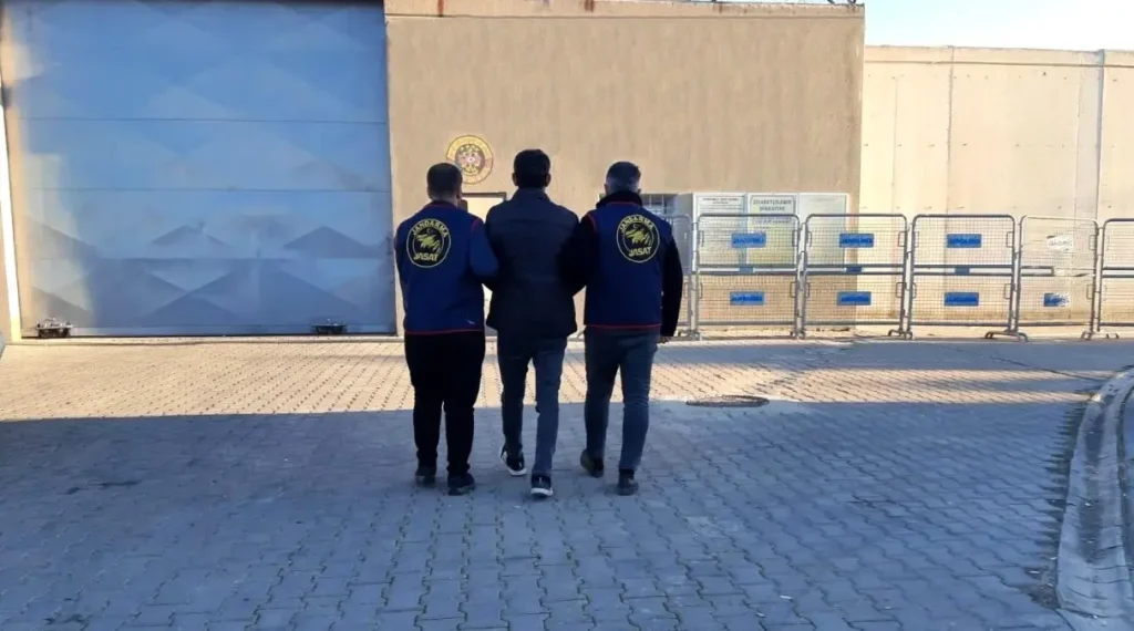 Dolandırıcı Ş.K. Gaziantep’te Jandarmaya Kapanarak 12,5 Yıllık Hapis Cezasını Çektirdi