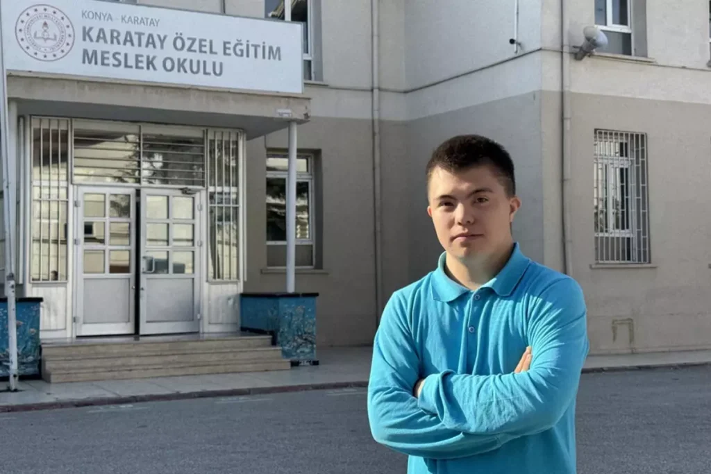 Down sendromlu Harun Efe, yetenekleriyle öğretmenlerinin gururu oldu