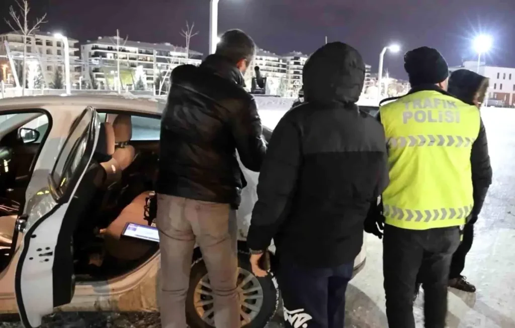 Drift atan 2 sürücüye 111 bin lira ceza kesildi