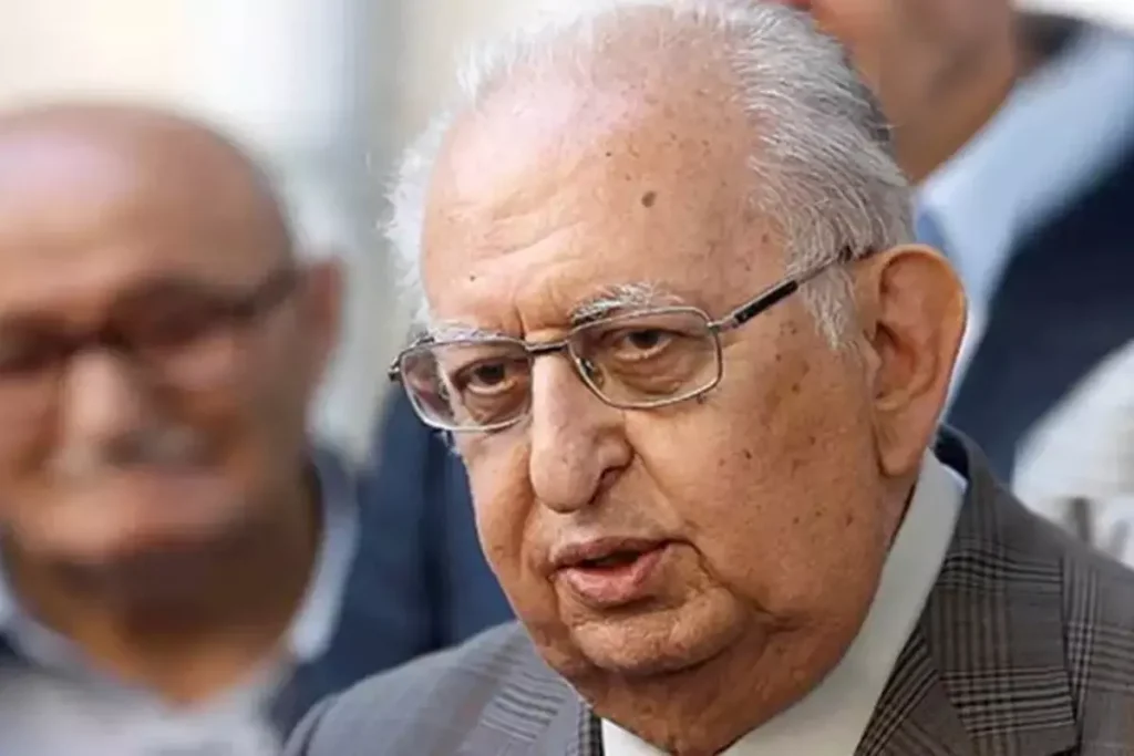 Eski TBMM Başkanı Hüsamettin Cindoruk Yoğun Bakımda: 92 Yaşındaki Duayen Siyasetçi Hayati Tehlikede