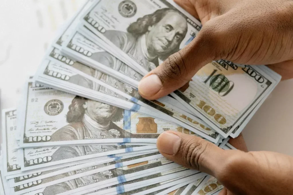 Dünyaca Ünlü İş İnsanı Çalışanlarına 30’ar Milyon Lira Prim Dağıttı