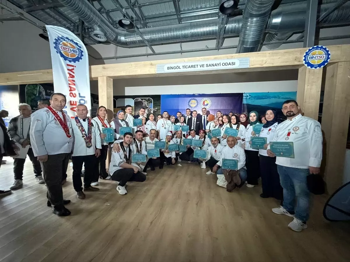 Bingöl’den Guinness Rekoru İçin 12 Metre Uzunlukta Burma Kadayıf