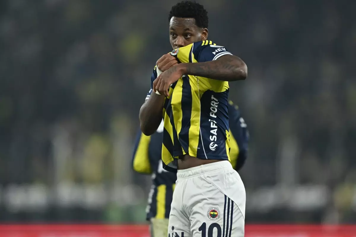 Durdurulamıyor! Derbilerin Golcüsü Jhon Duran Şovunu Sürdürüyor