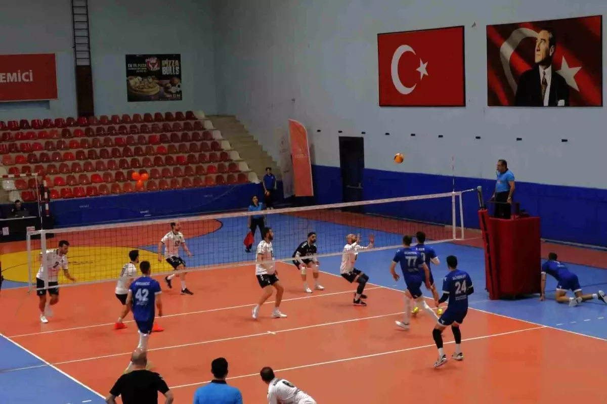 Düzce Belediyesi Spor Akademisi evinde Niksar Belediyespor’u 3-1 ile geçti