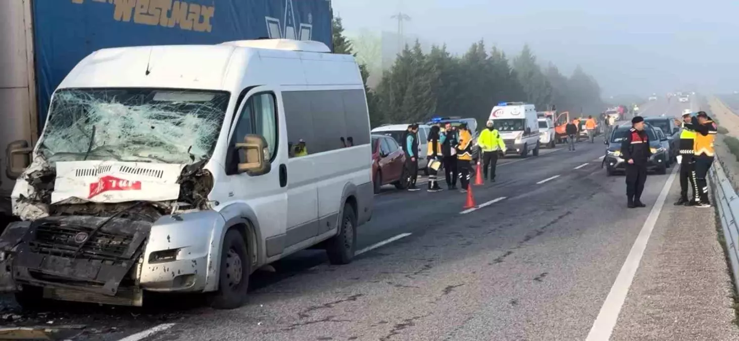 Edirne’de Yoğun Sis Nedeniyle Zincirleme Trafik Faciası