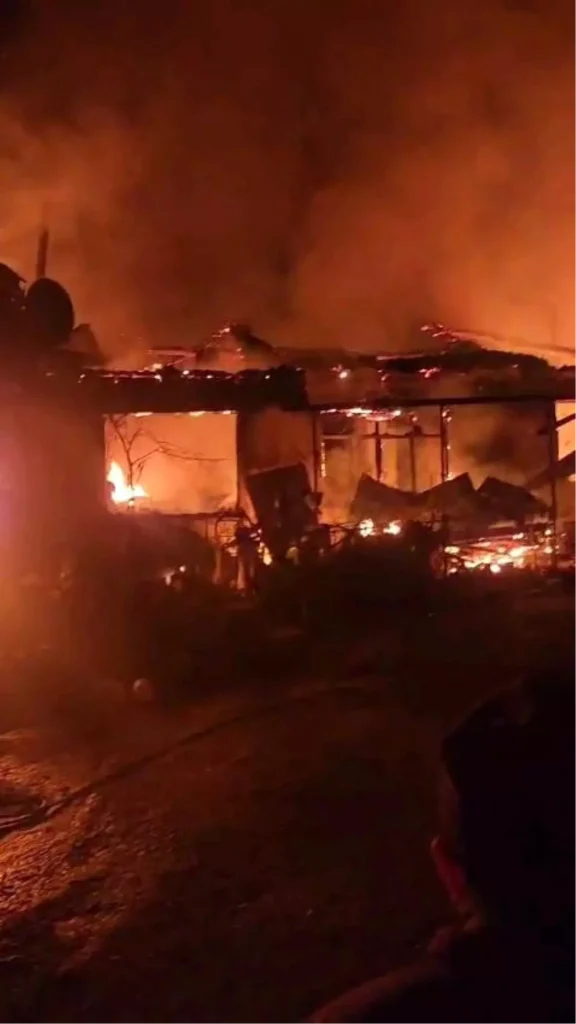 İpsala’da Yangın: 3 Ev ve Tarım Aletleri Küle Döndü