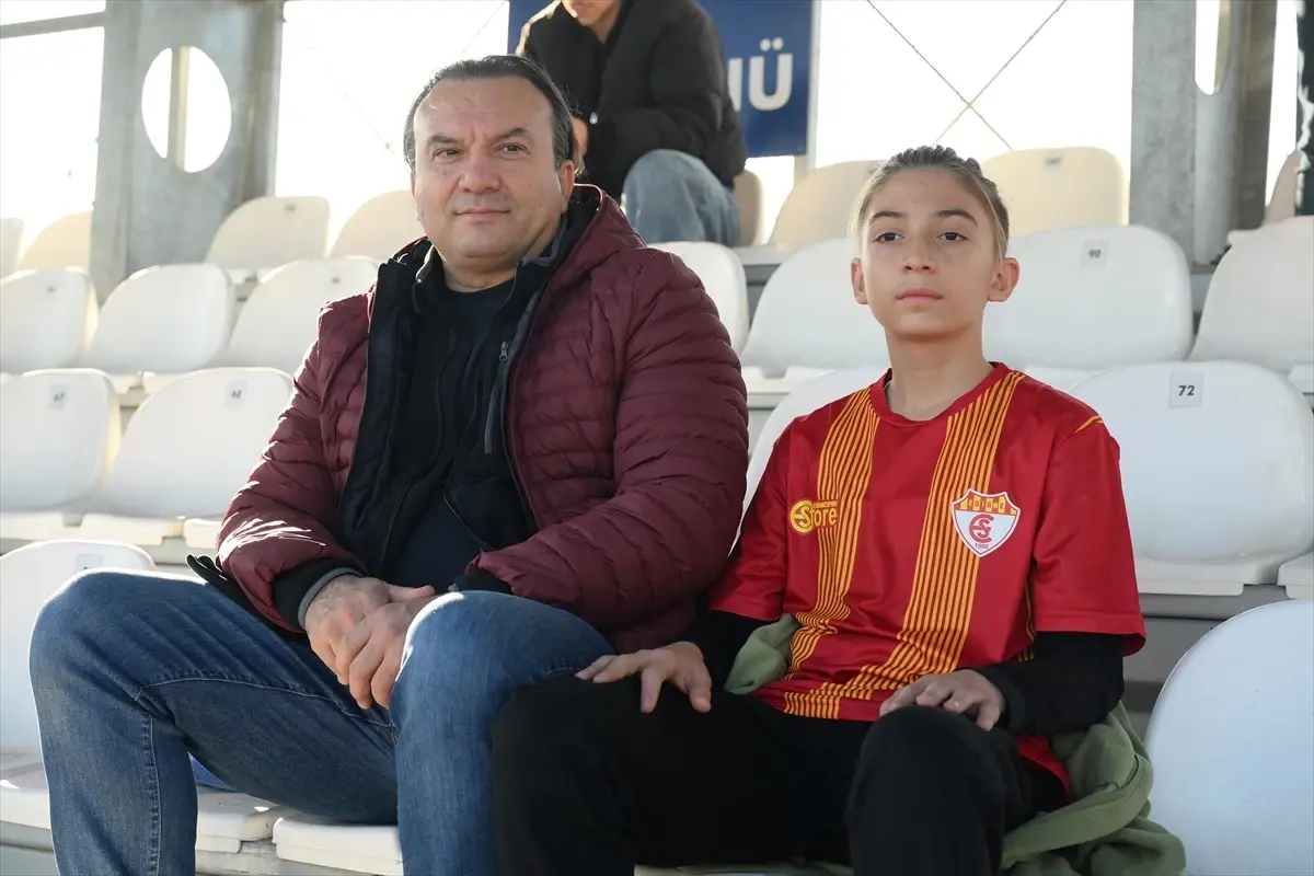 12 Yaşındaki Can’dan Edirnespor’a Destek: Harçlığı Bağışladı, Tribünde Onurla Karşılındı